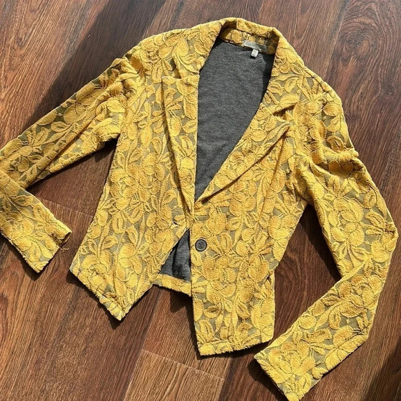 Charlotte Russe Mustard Yellow Floral Blazer | Blazer Jacket | Fall Jacket - Picture 4 of 7
